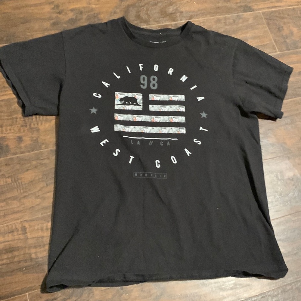 black t shirt